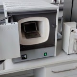 Piec muflowy laboratoryjny ze skrzynką gazową ze stali żaroodpornej