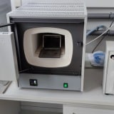 Piec muflowy laboratoryjny ze skrzynką gazową ze stali żaroodpornej