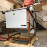 Piec hartowniczy mały - przytwierdzony do platformy drewnianej